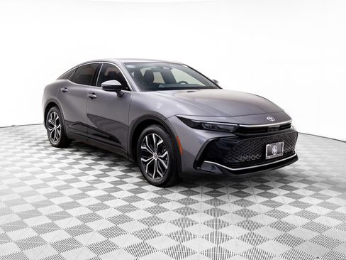 Used 2024 Toyota Crown XLE image 8