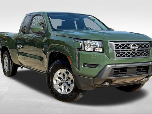 Used 2024 Nissan Frontier SV image 16