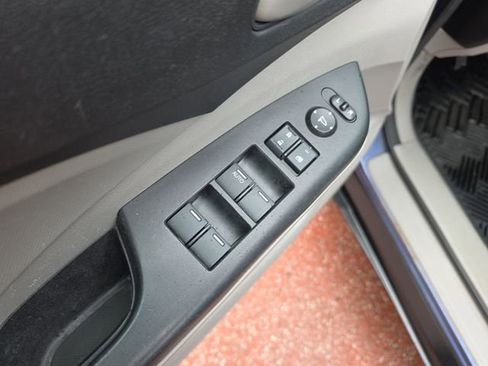 Used 2013 Honda CR-V LX image 11
