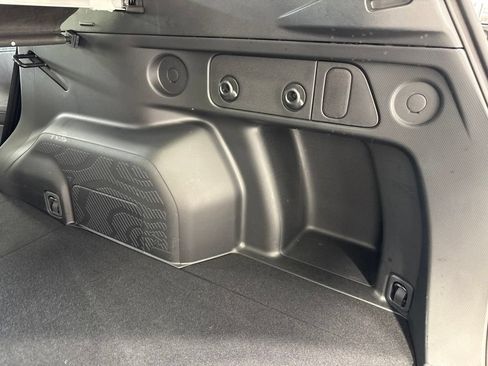 Used 2025 Subaru Forester Premium AWD/4WD image 41