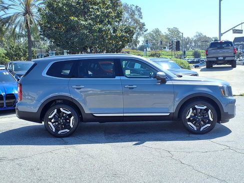Used 2024 Kia Telluride S image 6