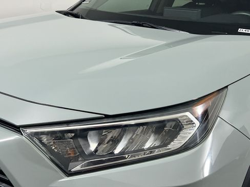 Used 2019 Toyota RAV4 XLE Premium w/ Cold Weather Package FWD image 11