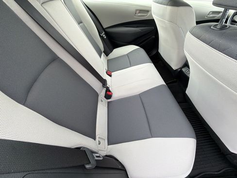 Used 2025 Toyota Corolla LE FWD image 33