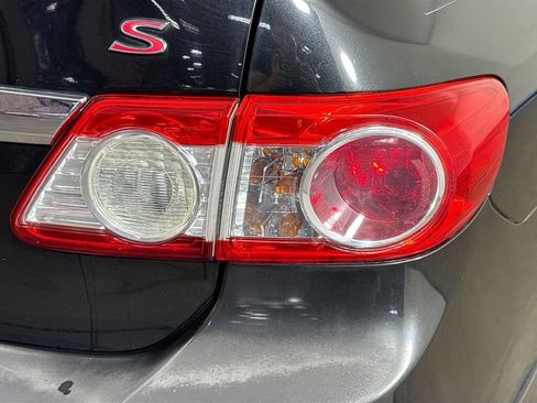 Used 2013 Toyota Corolla S FWD image 28