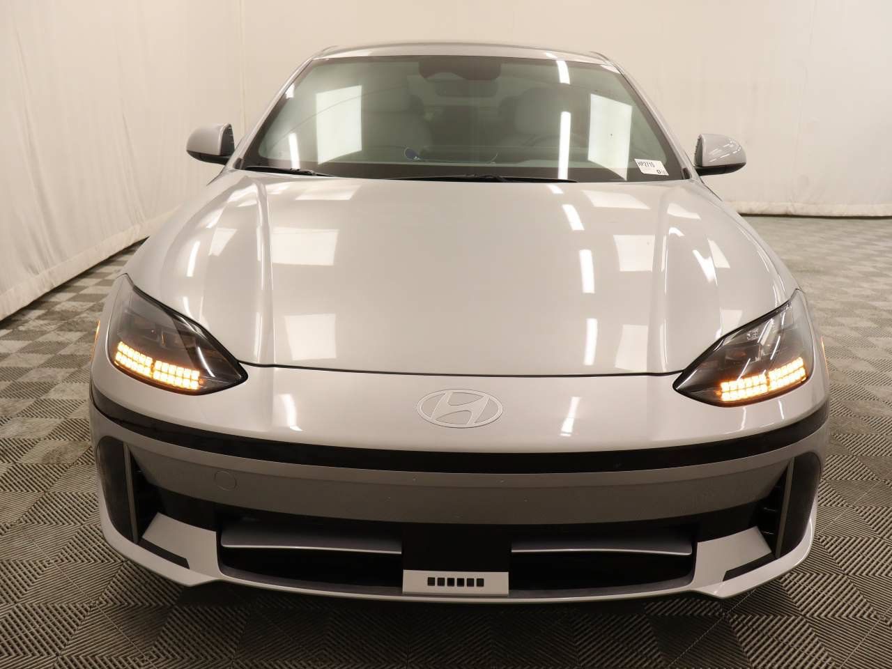 Used 2025 Hyundai Ioniq 6 SEL RWD image 5