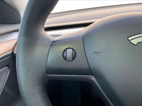 Used 2022 Tesla Model 3 Long Range image 31