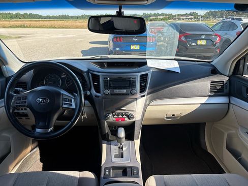 Used 2013 Subaru Outback 2.5i Premium w/ All-Weather Pkg AWD/4WD image 12