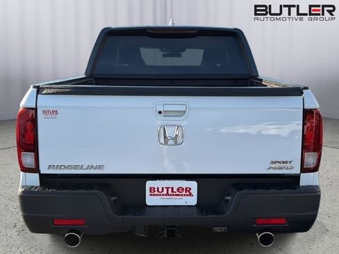 Used 2023 Honda Ridgeline Sport image 5