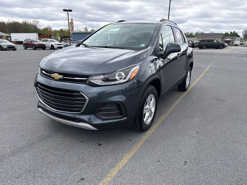 Used 2022 Chevrolet Trax LT w/ LT Convenience Package AWD/4WD image 8