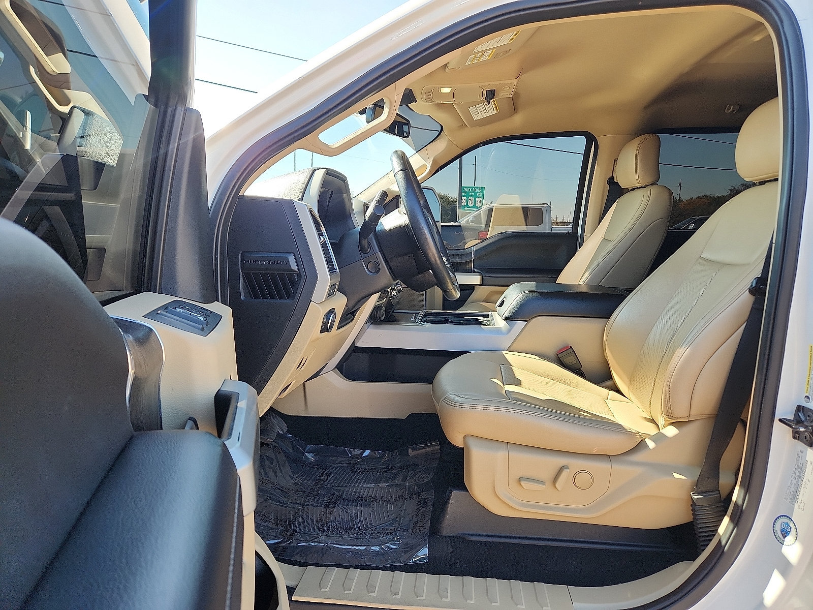 Used 2021 Ford F450 Lariat w/ Lariat Ultimate Package AWD/4WD image 16