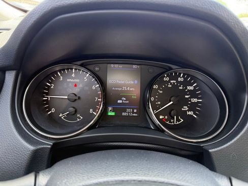 Used 2020 Nissan Rogue S FWD image 16