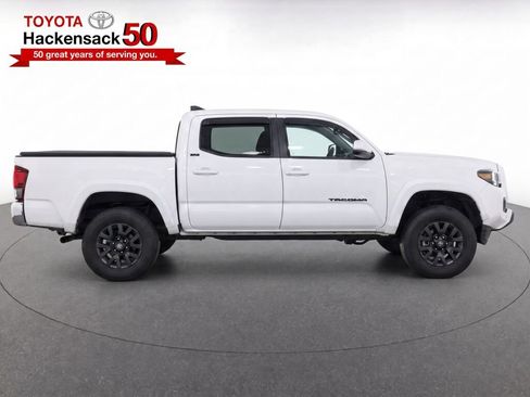 Used 2023 Toyota Tacoma SR5 w/ Black Out Package (TMS) AWD/4WD image 8