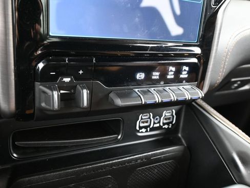 Used 2024 RAM 2500 Limited AWD/4WD image 26