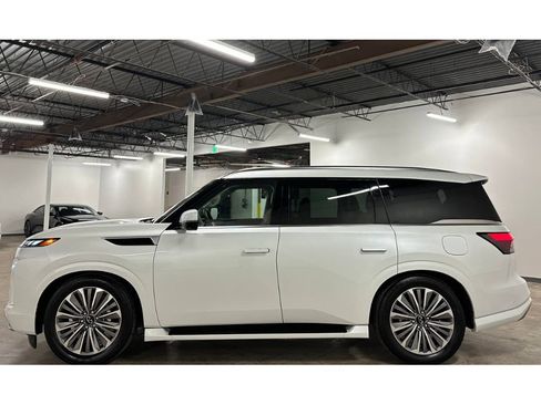 Used 2025 INFINITI QX80 Luxe image 7