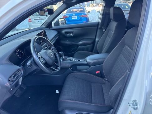 Used 2023 Honda HR-V Sport image 3