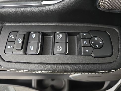 Used 2026 RAM 1500 Laramie w/ Night Edition image 30