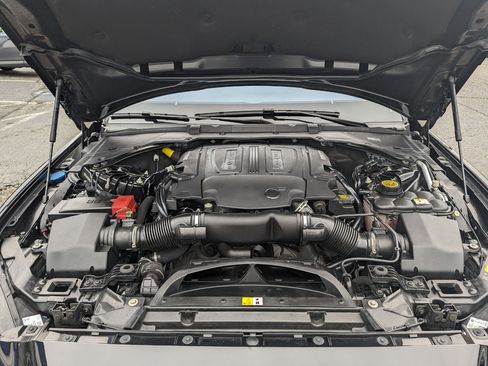 Used 2017 Jaguar XE Premium image 29