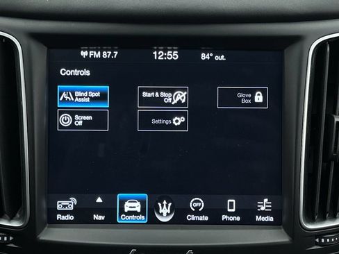 Used 2018 Maserati Levante GranLusso AWD/4WD image 20