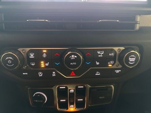 New 2026 Jeep Gladiator Sport image 19