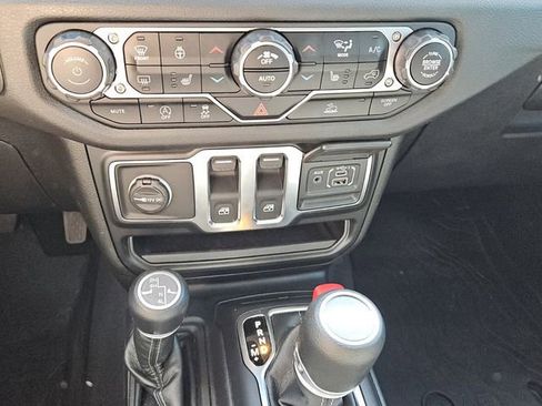 Used 2024 Jeep Wrangler Sport S image 17