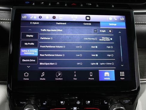 Used 2022 Jeep Grand Cherokee Overland w/ Luxury Tech Group IV image 22