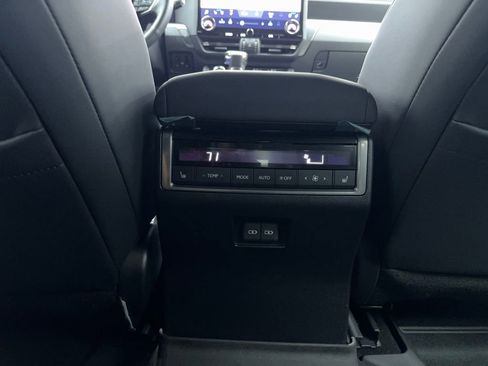 Used 2025 Lexus GX 550 w/ Accessory Package (Z1) image 24