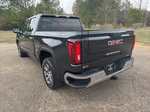 Used 2025 GMC Sierra 1500 SLT AWD/4WD image 4