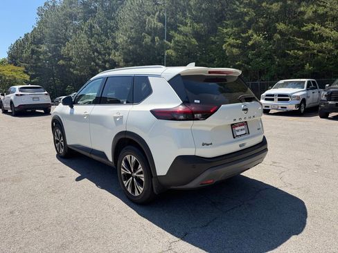 Used 2021 Nissan Rogue SV w/ Premium Package FWD image 5
