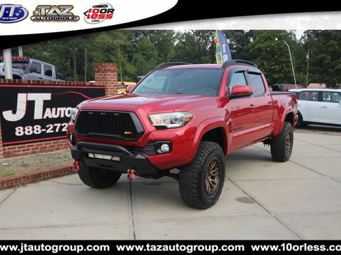 Used 2018 Toyota Tacoma SR5 RWD image 3