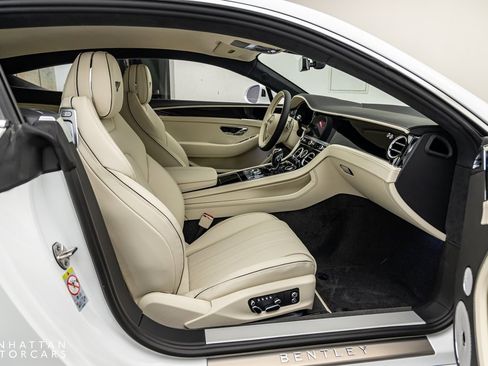 Used 2024 Bentley Continental GT image 22
