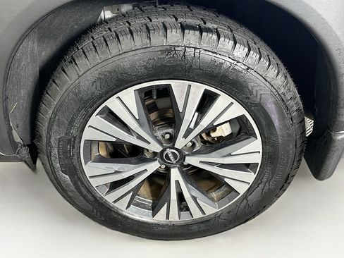 Used 2023 Nissan Rogue SV w/ SV Premium B Package FWD image 11