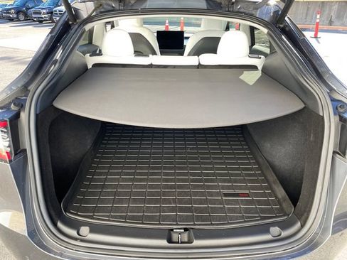Used 2023 Tesla Model Y Performance image 14