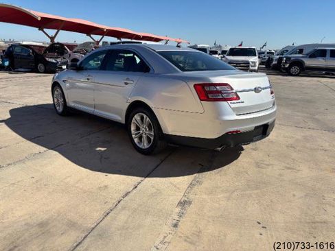 Used 2017 Ford Taurus SEL image 5
