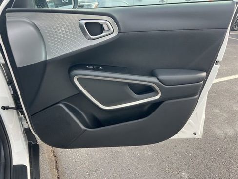 Used 2023 Kia Soul LX w/ Option Group 015 image 27