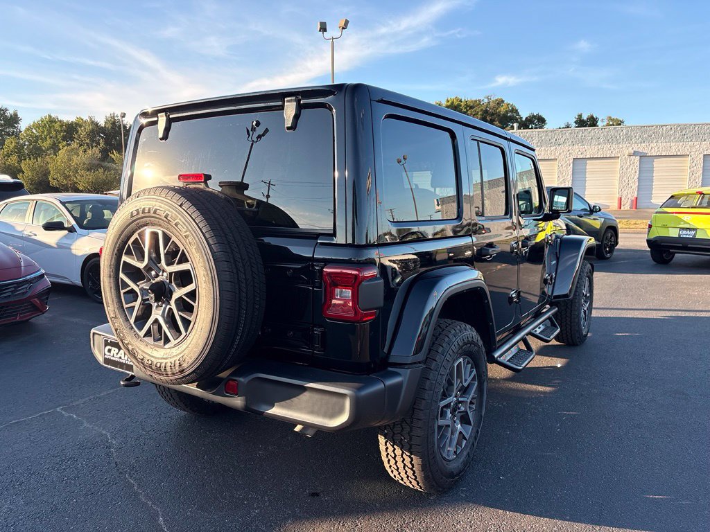 Used 2024 Jeep Wrangler Unlimited Sahara AWD/4WD image 8