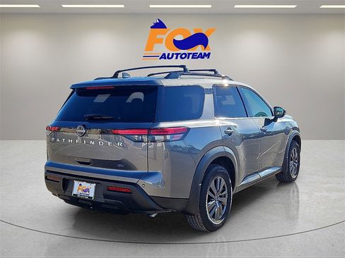 Used 2022 Nissan Pathfinder SV image 5