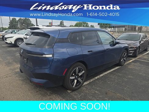 Used 2023 BMW iX xDrive50 w/ Sport Package AWD/4WD image 3