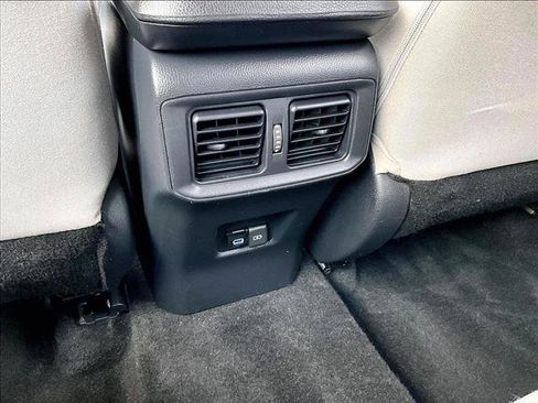 Used 2022 Toyota RAV4 XLE w/ Convenience Package FWD image 22