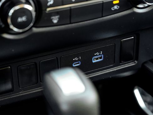 Used 2022 Nissan Frontier SV image 23