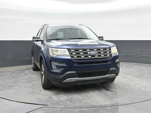 Used 2016 Ford Explorer XLT w/ Equipment Group 202A AWD/4WD image 6