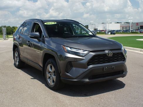 Used 2024 Toyota RAV4 XLE w/ Convenience Package AWD/4WD image 2