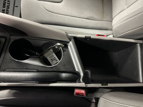 Used 2022 Hyundai Elantra SEL FWD image 19