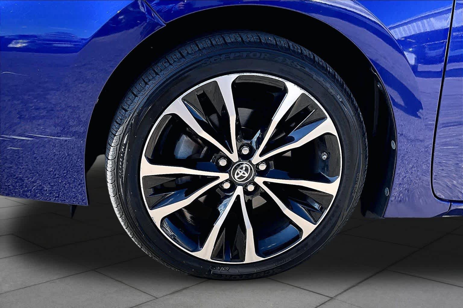 Used 2017 Toyota Corolla SE FWD image 11