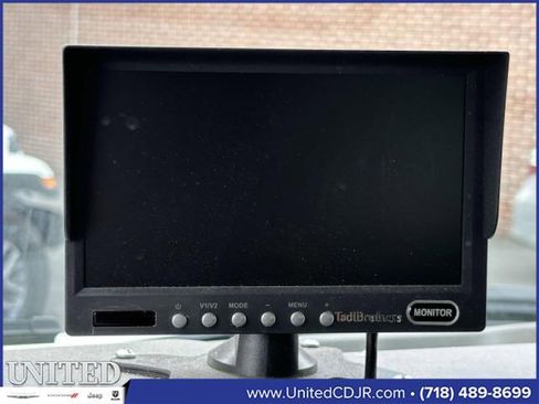 Used 2013 Chevrolet Express 1500 image 25