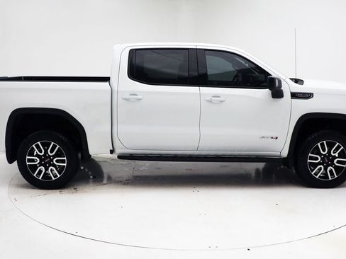 Used 2025 GMC Sierra 1500 AT4 w/ Technology Package AWD/4WD image 3