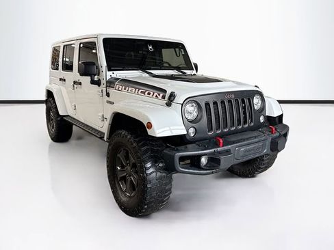Used 2017 Jeep Wrangler Unlimited Rubicon AWD/4WD image 3