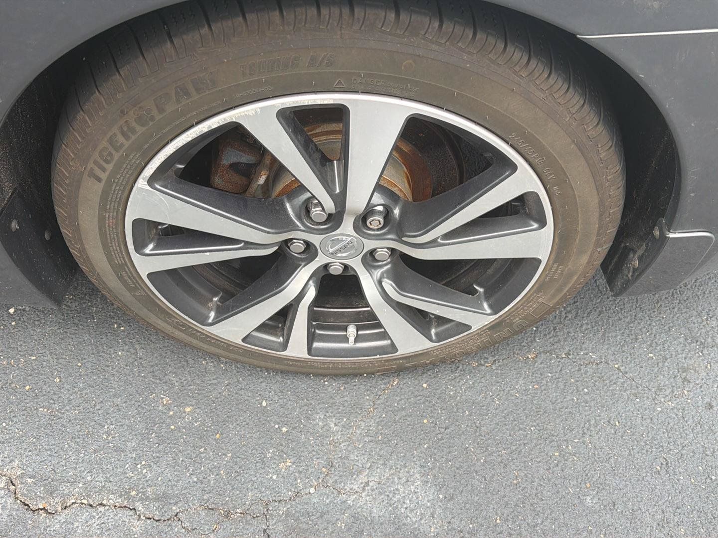Used 2017 Nissan Maxima Platinum FWD image 23