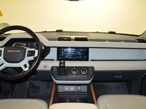 Used 2023 Land Rover Defender 110 SE AWD/4WD image 33