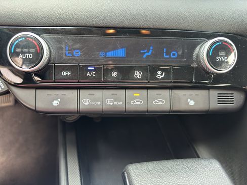 Used 2023 Hyundai Elantra Blue FWD image 22