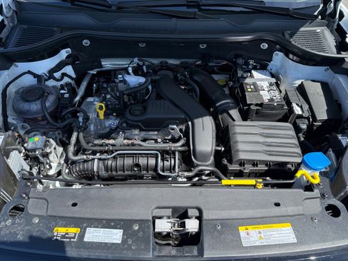 New 2026 Volkswagen Taos SE image 20